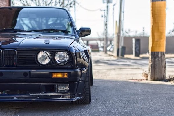 Can You Retrofit a Multi-Zone Climate Control System in an Older BMW 320i?